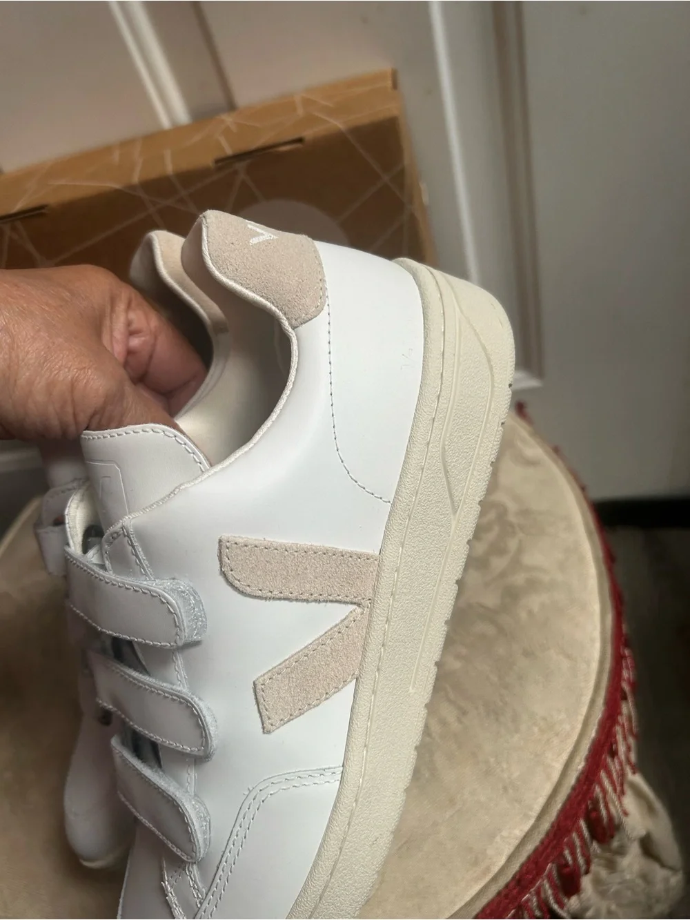 Veja clean white